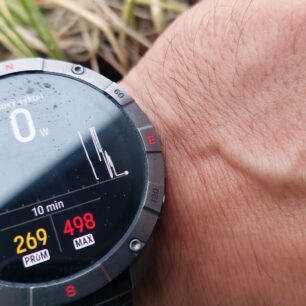 Druhý infopanel při aktivitě BĚH - POLAR GRIT X2 PRO