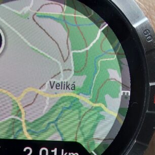 Kolik k nejbližšímu obchodu nebo benzínové pumpě? - POLAR GRIT X2 PRO