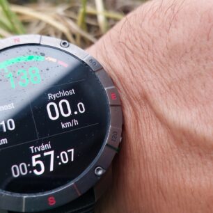 První infopanel při aktivitě BĚH - POLAR GRIT X2 PRO