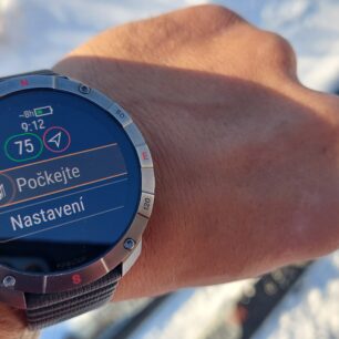 Start sledování sportovní aktivity a čekání na záznam aktivity BC lyžování - POLAR GRIT X2 PRO