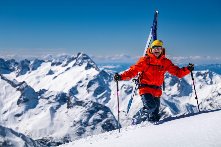 Na výstupy i sjezdy, do větru i hlubokého sněhu.