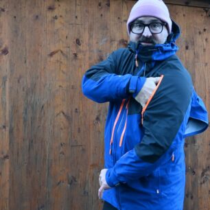 Extra kapsa na levé paži je ideální na skipas nebo drobnosti - HIGH POINT RADICAL 4.0