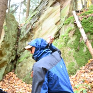 Kapuci lze perfektně přizpůsobit na čepici nebo na helmu - HIGH POINT RADICAL 4.0