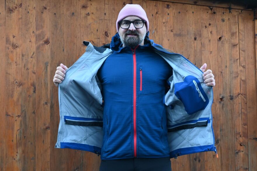 Rub bundy HIGH POINT RADICAL 4.0 včetně vnitřní kapsy do které se vejde i velký mobilní telefon