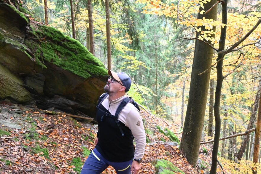 Krátký zip a malý stojáček chrání krk a dovoluje malou tepelnou regulaci - SENSOR MERINO EXTREME UP