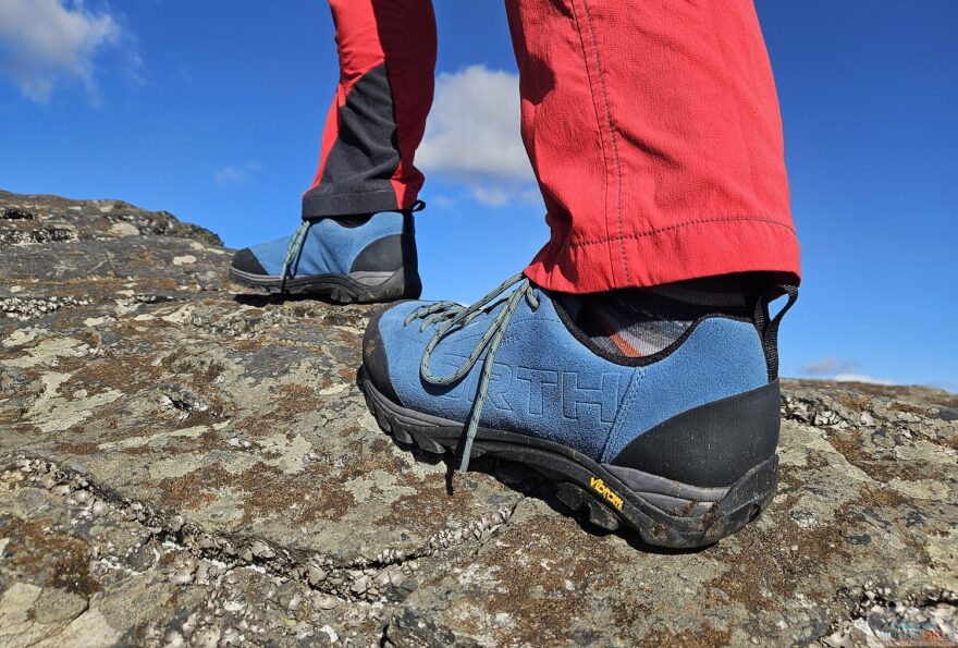 S Northfinder MERU1 na skále v Českém Středohoří