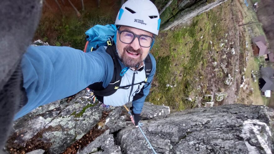 Vlněná mikina s vysokou gramáží skvěle sloužila n a podzimních lezeckých kurzech - SENSOR MERINO EXTREME UP