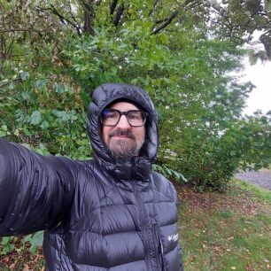 Testování svrchní vrstvy během deště - COLUMBIA MEN'S ARCTIC CREST™ DOWN HOODED JACKET