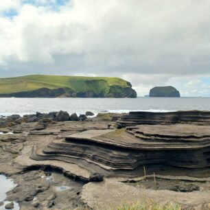 Krajina největšího ostrovy Heimaey je opravdu rozmanitá