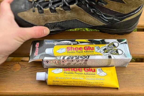 RECENZE: STORMSURE SHOE GLU, NEOPRENE QUEEN A OUTDOOR CLOTHING REPAIR KIT – KDYŽ SE VYBAVENÍ ROZHODNE, ŽE TO VZDÁ… ALE TY NE
