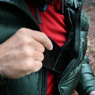 Zateplená vnitřní kapsa pro telefon je skvělá vychytávka - ZAJO ALTO MEN'S WINTER DOWN JACKET