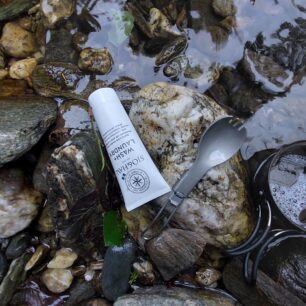 Ideální je obsah hrnce vylít mimo řeku nebo vodní zdroj - Sjö&Hav