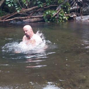 Koupání ve studené horské říčce šlo s Sjö&Hav skvěle