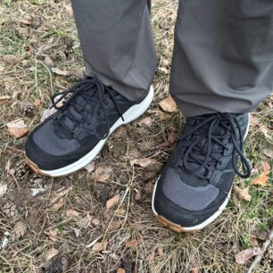 Boty vypadají na noze mohutně. Na štíhlých postavách budou jako pěst na oko.