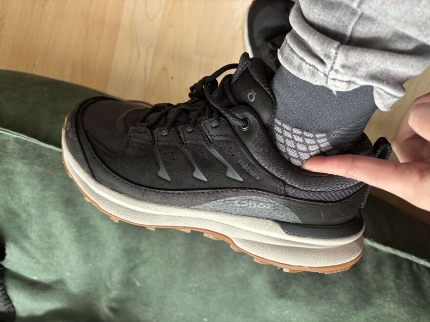 Oblast kotníku boty OBOZ HYALITE LOW WATERPROOF mě tlačila