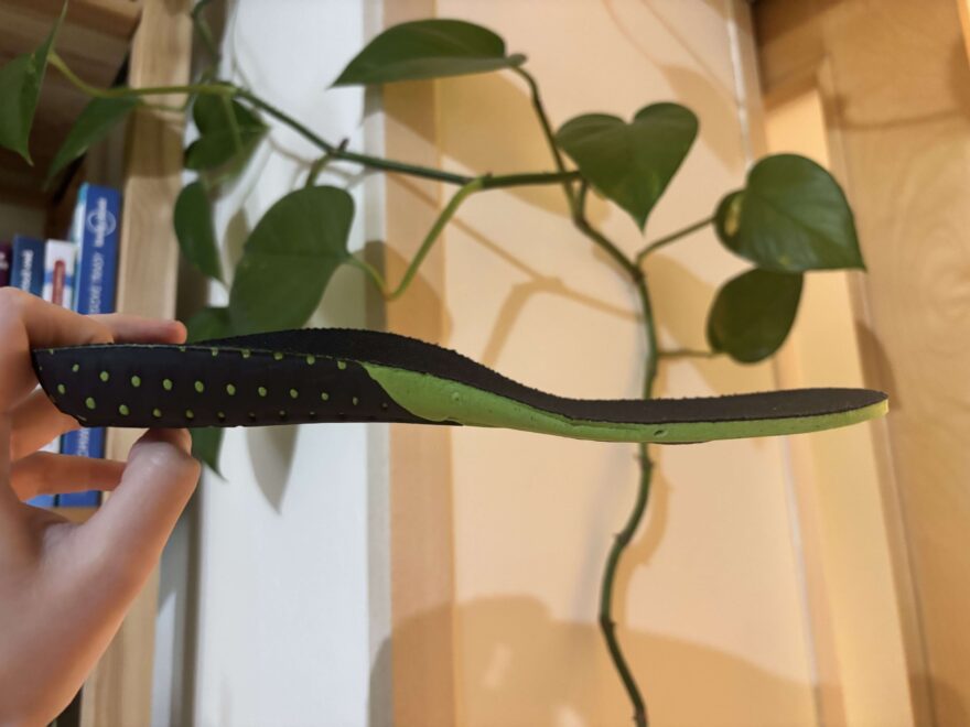 Perfektně tvarovaná stélka s vynikají oporou pro klenbu - OBOZ HYALITE LOW WATERPROOF