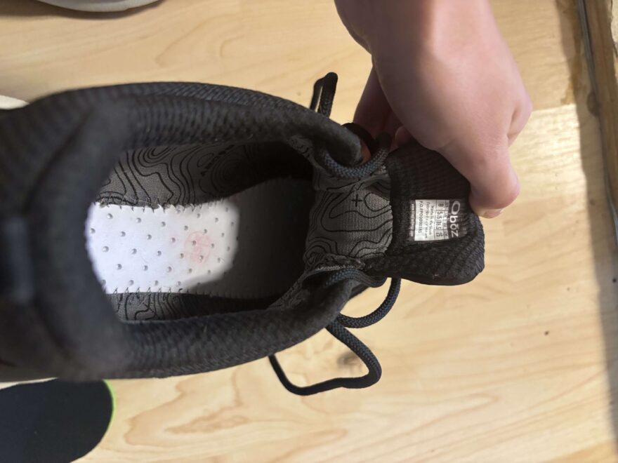 S jazykem jsem měla poměrně problém, nepodařilo se mi ho nastavit tak, aby mě netlačil na nártu