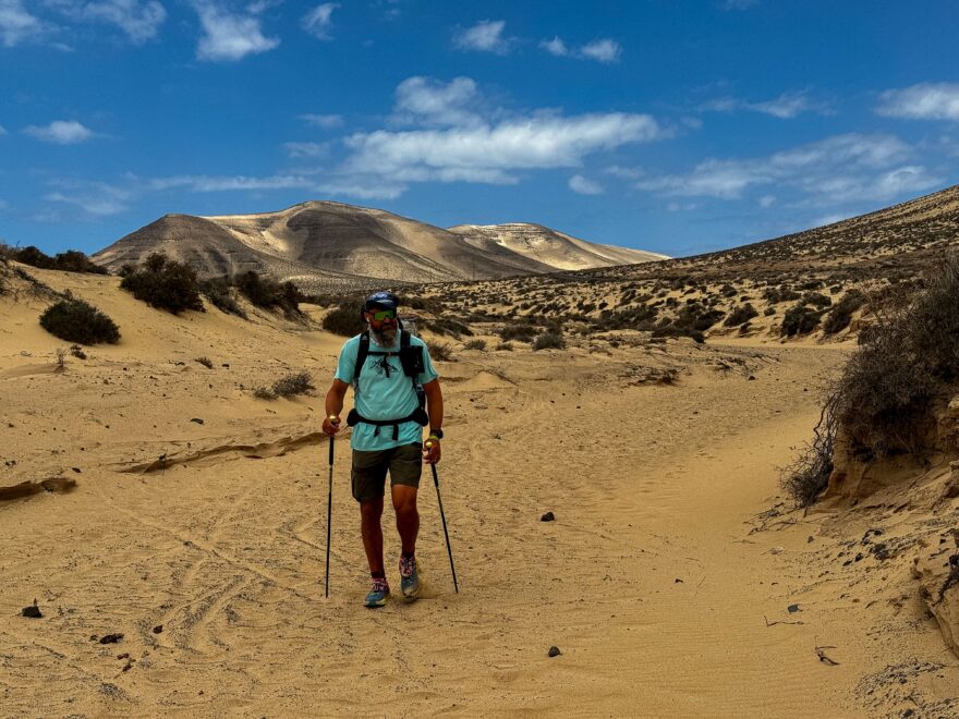 650 KM PĚŠKY PŘES SEDM KANÁRSKÝCH OSTROVŮ