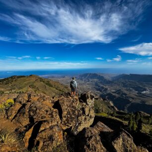 650 KM PĚŠKY PŘES SEDM KANÁRSKÝCH OSTROVŮ