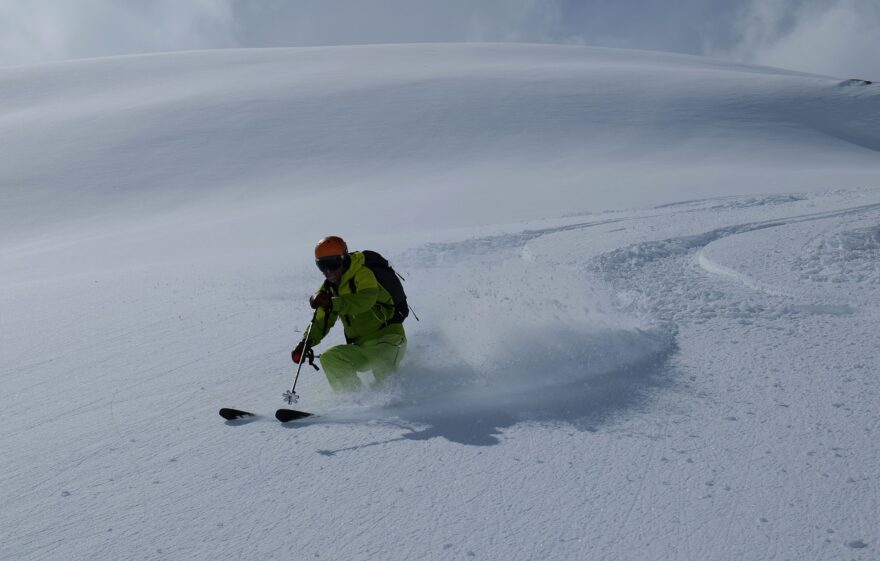 Icefall Traverse a skialp v Britské Kolumbii. Kanadská varianta skialpinistické Haute Route bez lidí