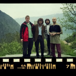 Natáčení seriálu Svět podle Reinholda Messnera. Petr horký a Reinhold Messner v roce 2002 na hradě Juval.