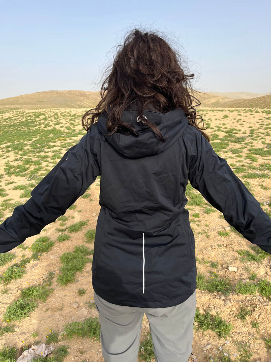 Díky reflexním prvkům na zádech jste s bundou Nortkit Pro 1 dobře vidět i za tmy a zhoršených světelných podmínek