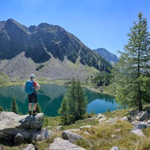 V závěru treku stezka vede kolem jezera Mognola, považovaného za nejkrásnější horské jezero Ticina.