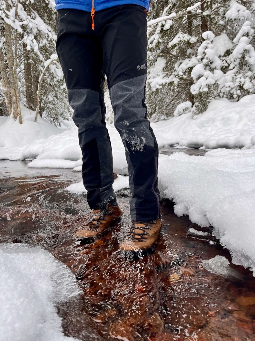 Testování bot Alpina Tundra ve vodě při -18 °C