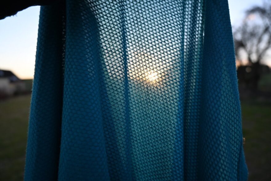 Materiál trika Nanosilver Ultralight je opravdu ULTRA