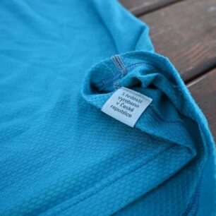 Rubová strana etikety na spodním lemu trika Nanosilver Ultralight