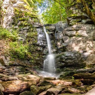 Starohutský vodopád