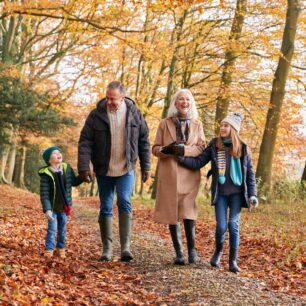 Chůze jako cesta k bezpečnějším městům. Startuje dubnová Výzva 10 000 kroků