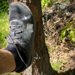 Detail šněrování bot Merrell Trail Glove 8.