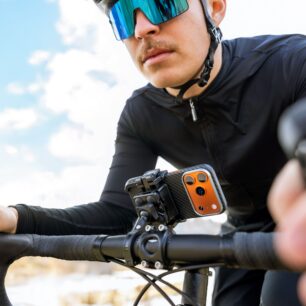 FIXED Bikee Anti-Shock držák na kolo a motorku, který ustojí i rozbitou šotolinu