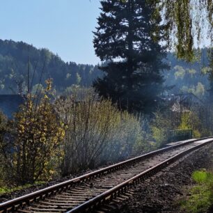Oceňuji, že i při vypnutých efektech a za normálního režimu se dá zachytit autentická atmosféra i s ranním oparem.