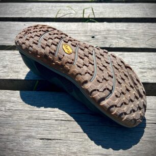 Detail vzorku podešve bot Boty Merrell Trail Glove 8.