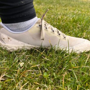 Boční pohled na nízkou botu Merrell Vapor Glove 7