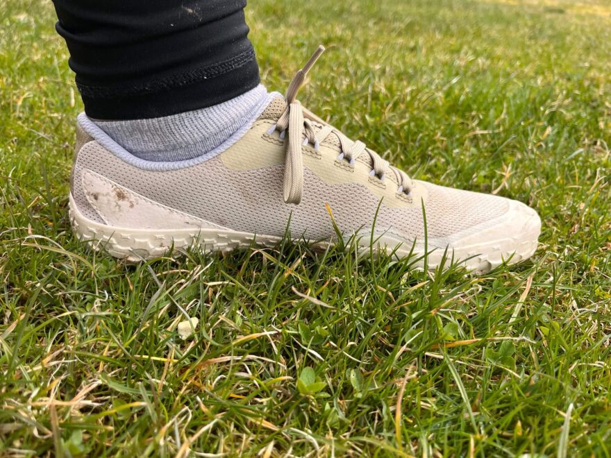 Boční pohled na nízkou botu Merrell Vapor Glove 7