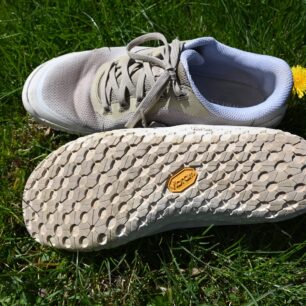 Dámský model Merrell Vapor Glove 7