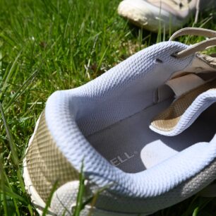 Detail konstrukce jazyka bot Merrell Vapor Glove 7