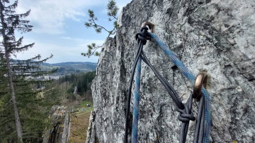 Praktické použití na štandu s preferencí jednoho bodu - Black Diamond Infinity Cord