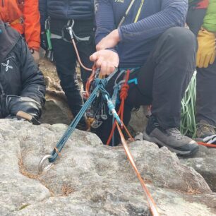 První nasazení smyčky Black Diamond Infinity Cord na kurzu horských vůdců ČAHV
