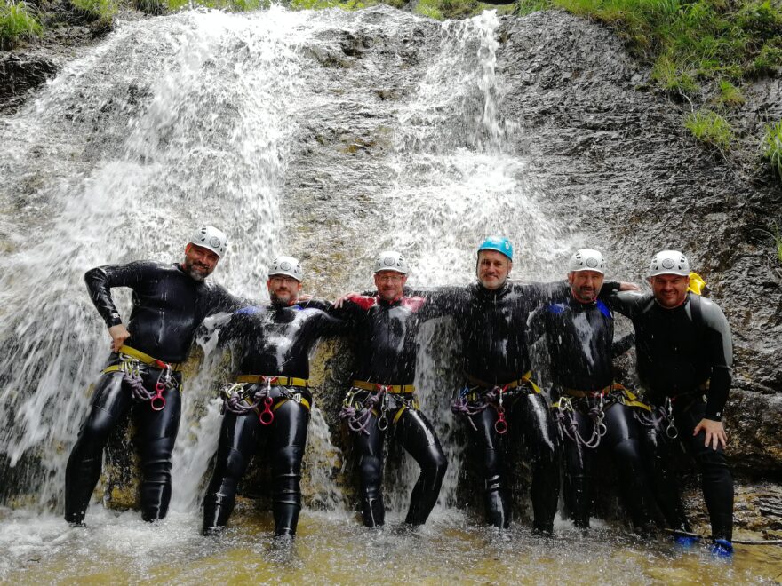 Canyoning v okolí Salzy: když se voda stane hřištěm
