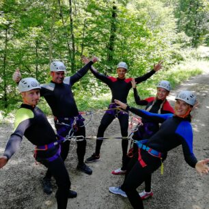 Canyoning v okolí Salzy: když se voda stane hřištěm