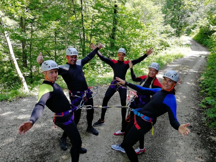 Canyoning v okolí Salzy: když se voda stane hřištěm
