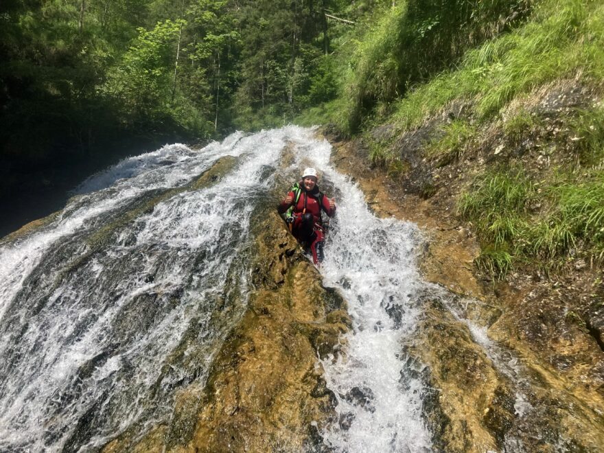 Canyoning v okolí Salzy: když se voda stane hřištěm