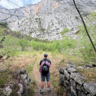 Nástup i sestup a i lezení v ponožkách CEP HIKING LIGHT CUSHION COMPRESSION SOCKS MID CUT