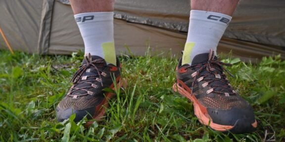 RECENZE: CEP HIKING LIGHT CUSHION COMPRESSION SOCKS MID CUT – JEDNY PONOŽKY, SPOUSTY VRCHOLŮ