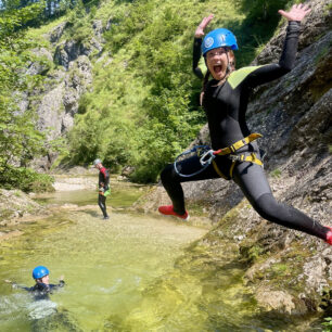 Canyoning v okolí Salzy: když se voda stane hřištěm