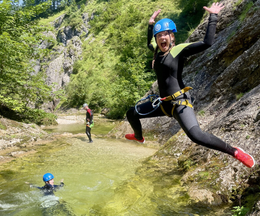 Canyoning v okolí Salzy: když se voda stane hřištěm